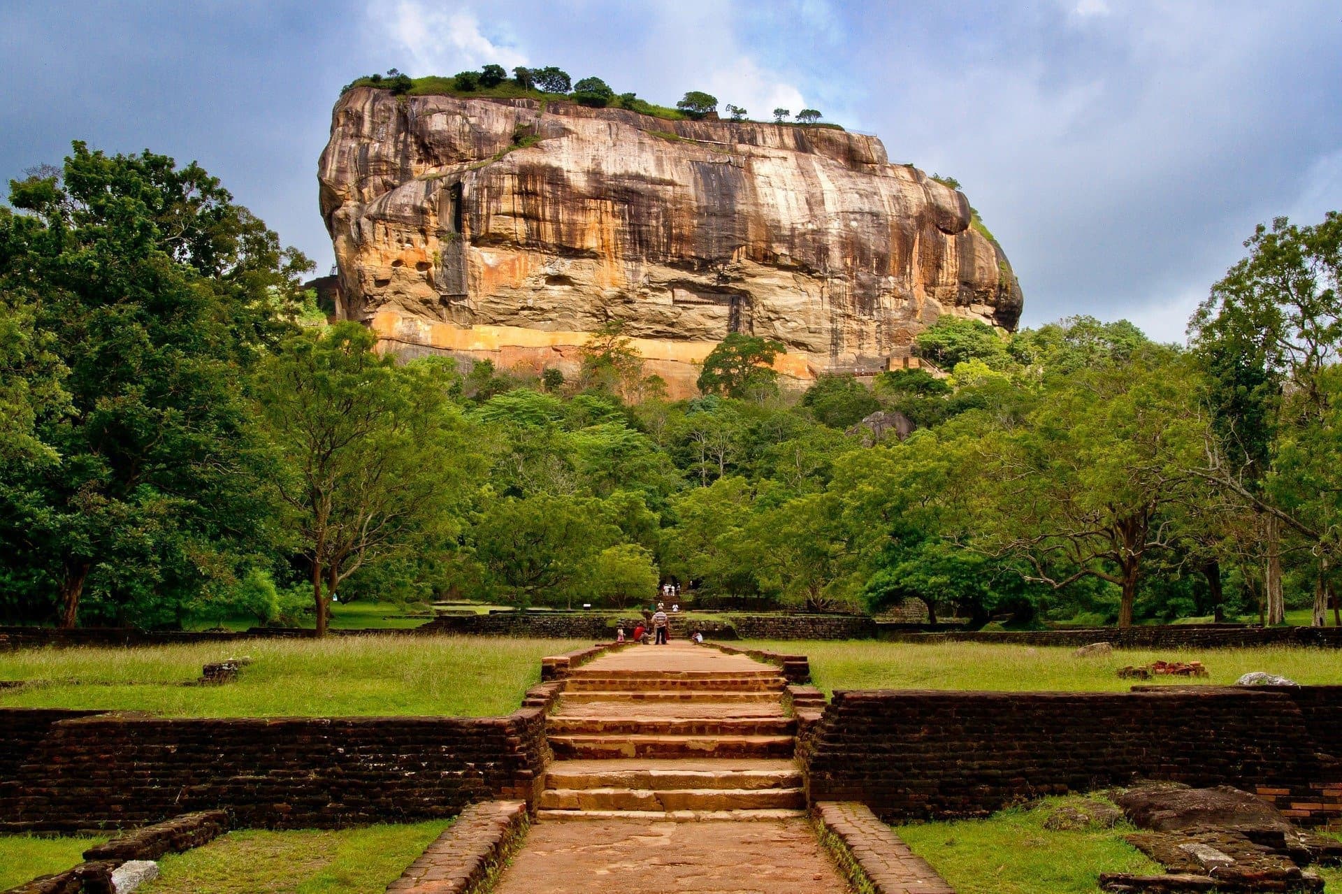 sigiriya-459197_1920.jpg